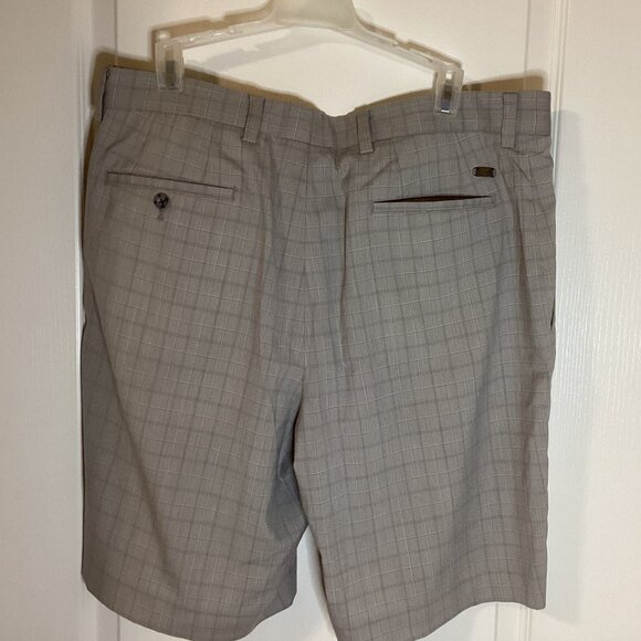 Tiger Woods Collection Men's Golf Shorts Size 36" Waist Flat Front Golfing - Picture 5 of 10